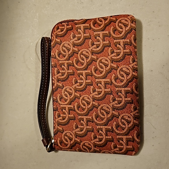 Coach wristlet - Picture 1 of 1